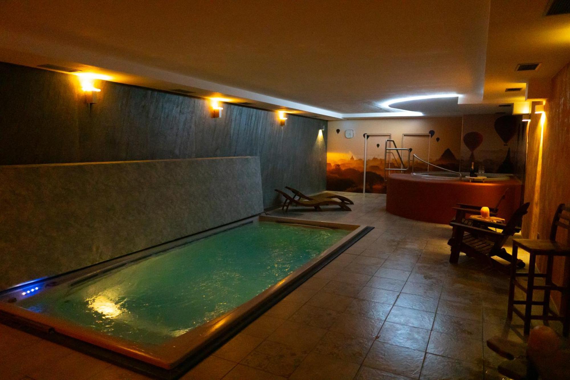 Wellness Hotel - Viktorka, Herecky Dum Česká Skalice Esterno foto